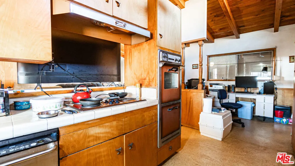 1408 251st Street, Harbor City, California 90710 home-pic-10